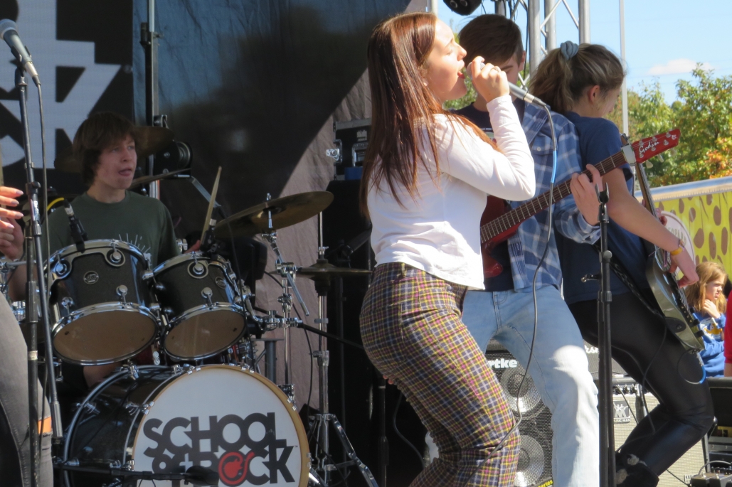 School of Rock performs the best of Jack White