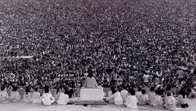 Foto do momento do discurso de abertura do festival
