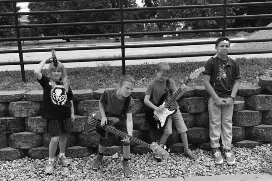 Estagios musicais para crianças na School of Rock