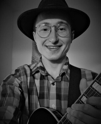 Guitar Teacher, Bass Guitar Teacher, Drum Teacher, Keyboard Teacher, Singing Teacher Tyler Hopp